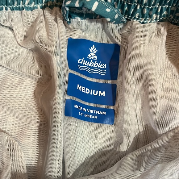 Chubbies 5.5 inseam men’s swim trunks - Picture 3 of 4